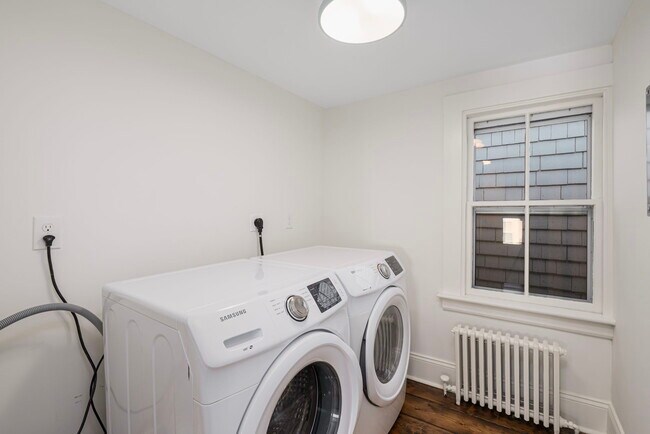 Building Photo - 23 Mt Vernon St