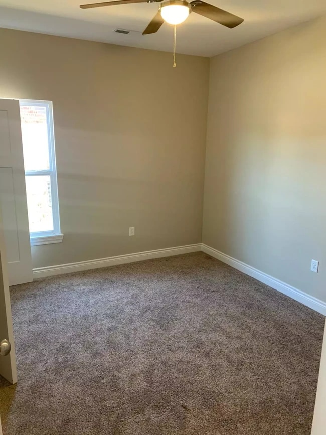 Building Photo - 632 W Clark St