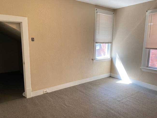 Building Photo - 13th Ave