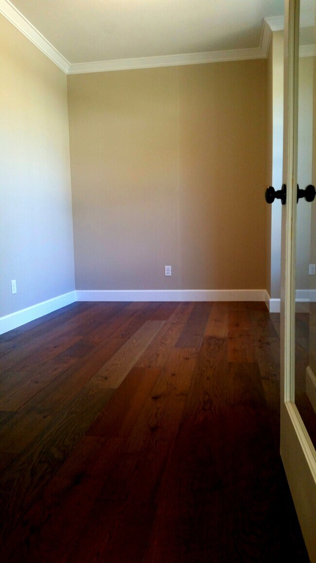 Building Photo - 286 D Ave