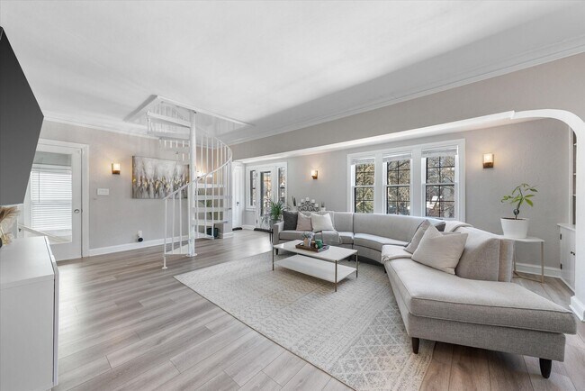 Building Photo - 2509-2511 N Cramer St