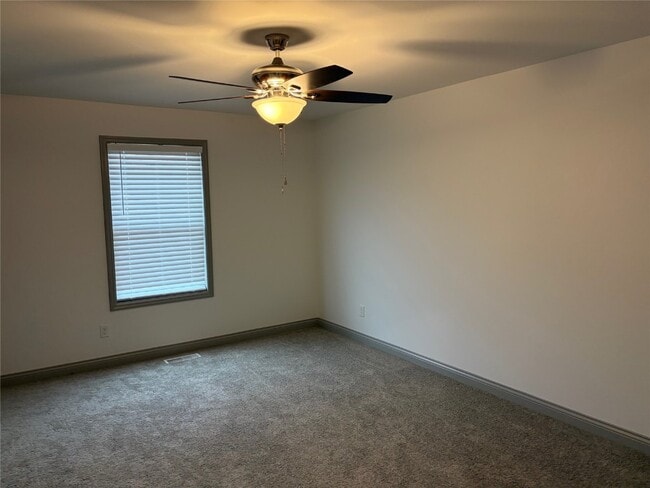 Building Photo - 28712 Woodland Heights Dr