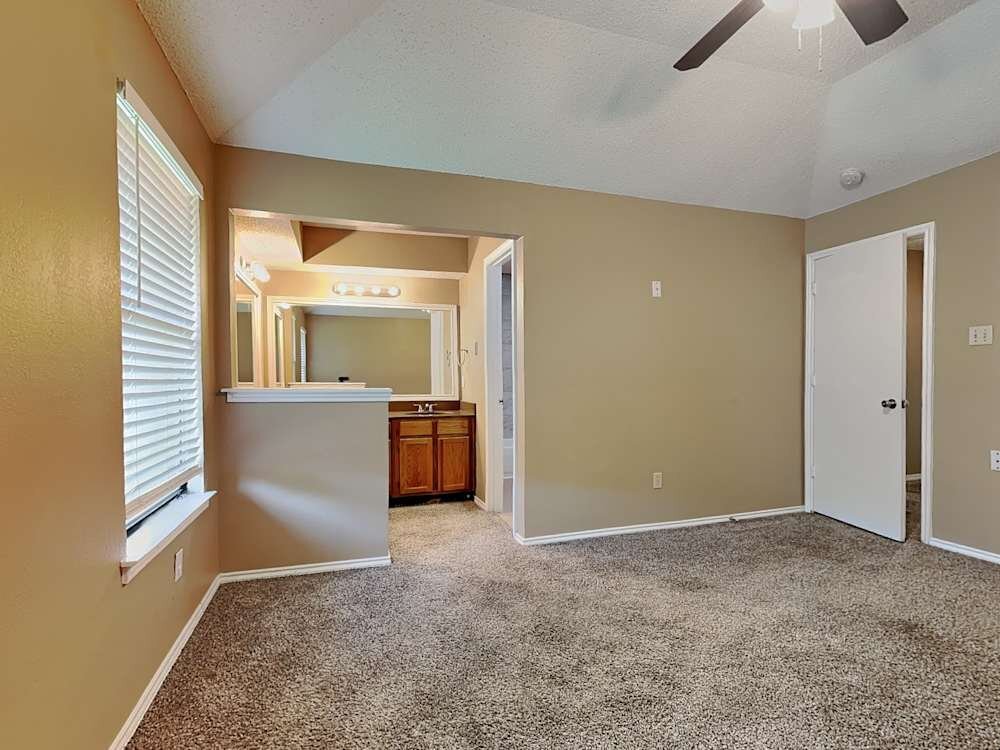 Building Photo - 2127 Chapel Downs Dr