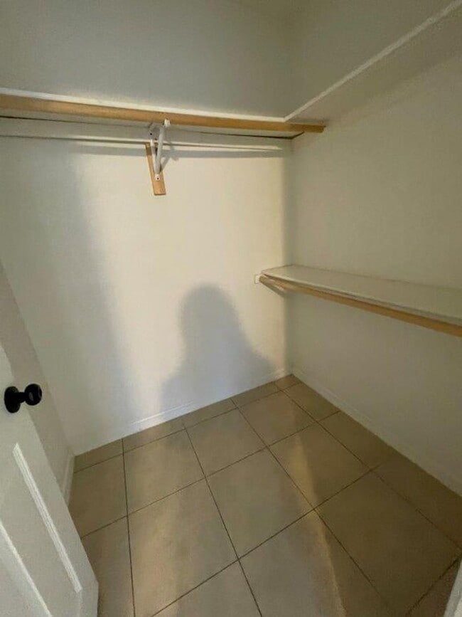 Building Photo - 600 S Roosevelt St