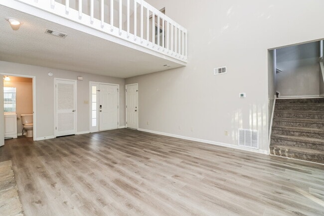 Building Photo - 20 Briar Gate Ln