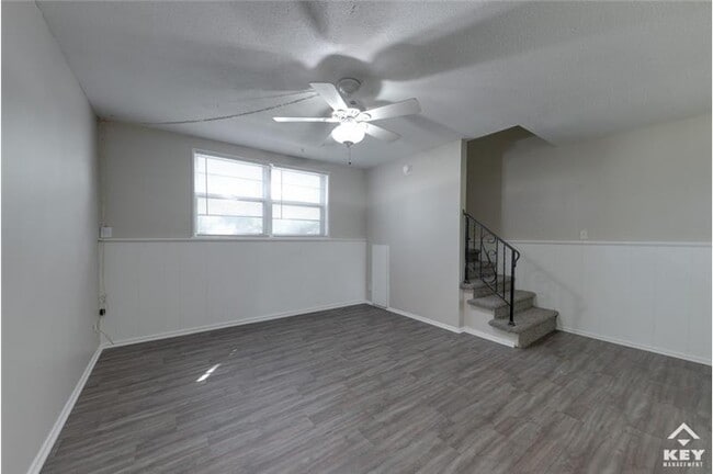 Building Photo - 717 N Dougherty Ave
