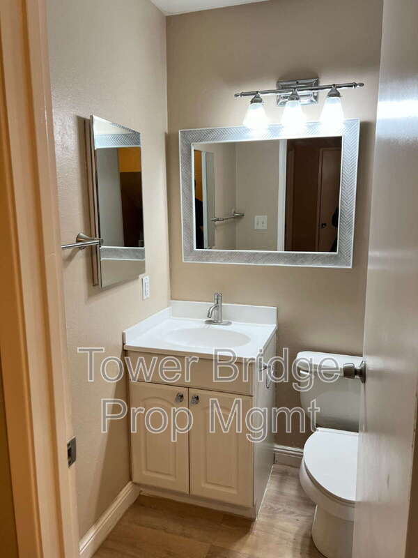 Building Photo - 5146 Rhode Island Dr