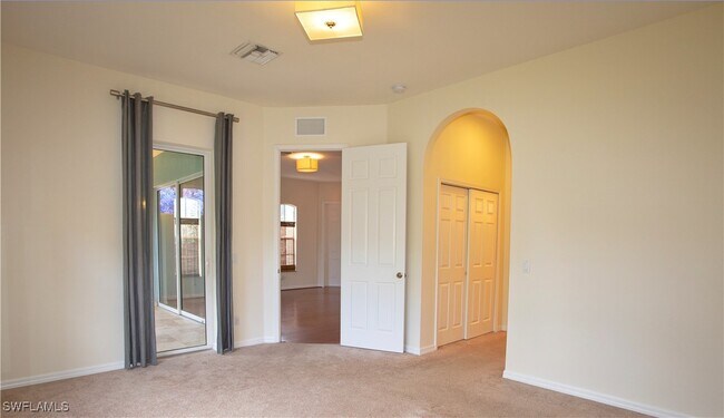 Building Photo - 3555 Poinsettia Ave