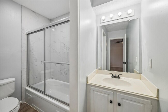 Building Photo - 1323 Reddleshire Ln