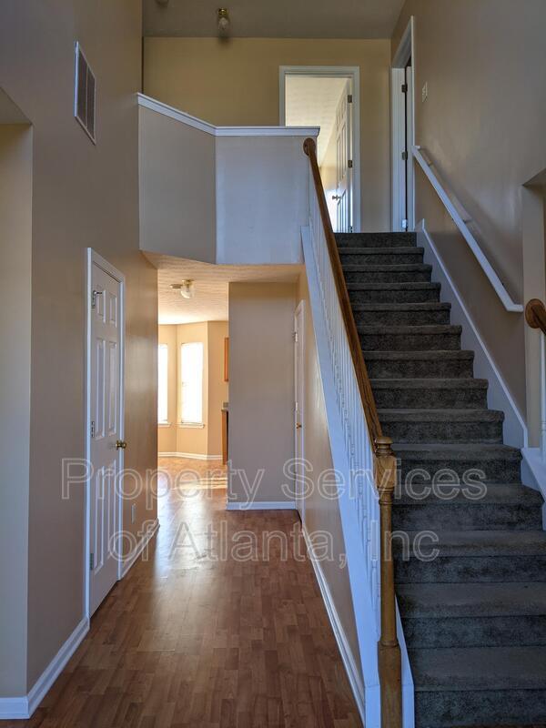 Primary Photo - 1815 Rest Haven Ln