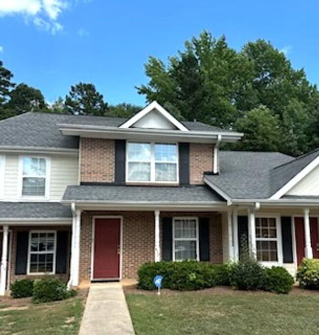 Building Photo - Coming Soon!  Spacious Two Bedroom 1.5 Bat...