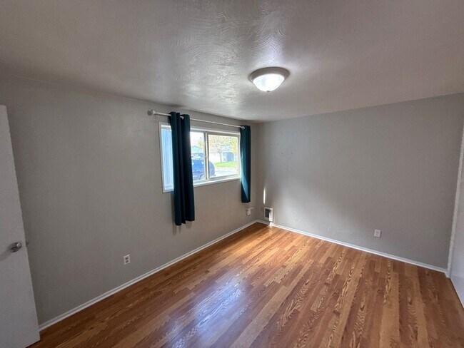 Building Photo - 4776 Buffalo Dr SE