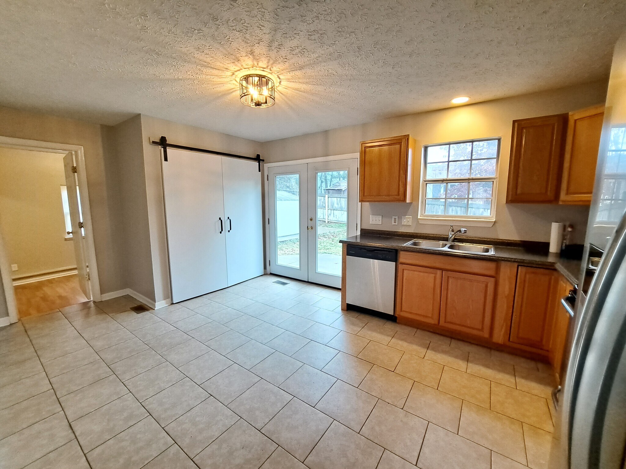 Building Photo - 1613 Cedar Tree Ln