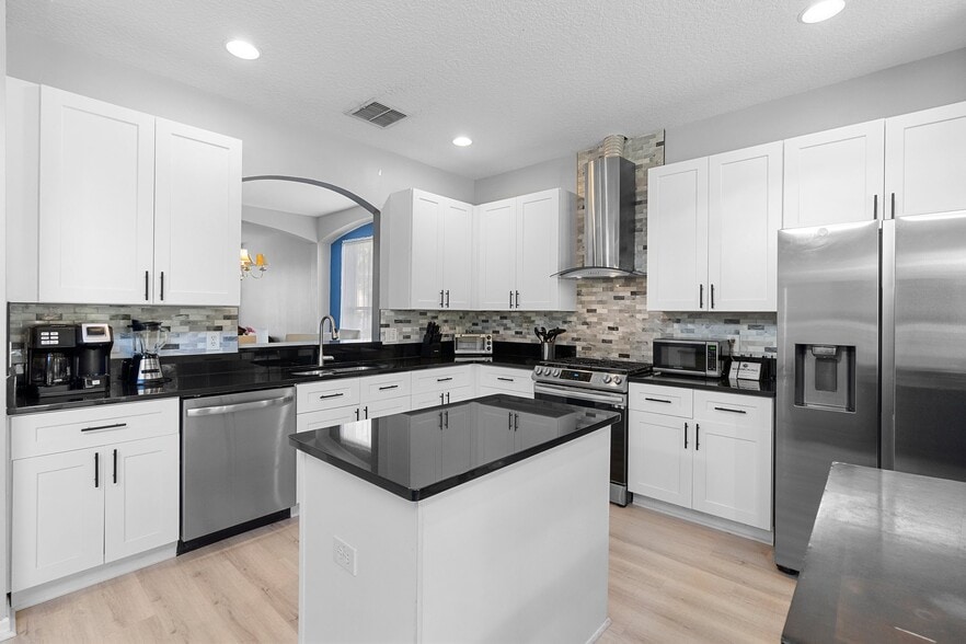 Building Photo - 2646 Emerald Island Blvd