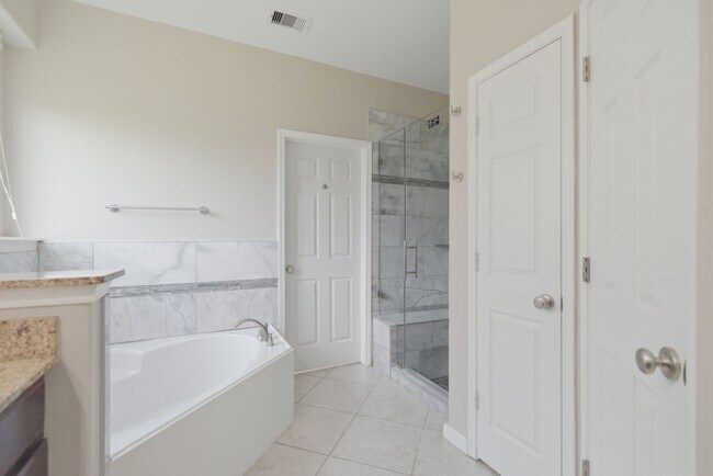 Building Photo - 14535 Mountain Cliff Ln