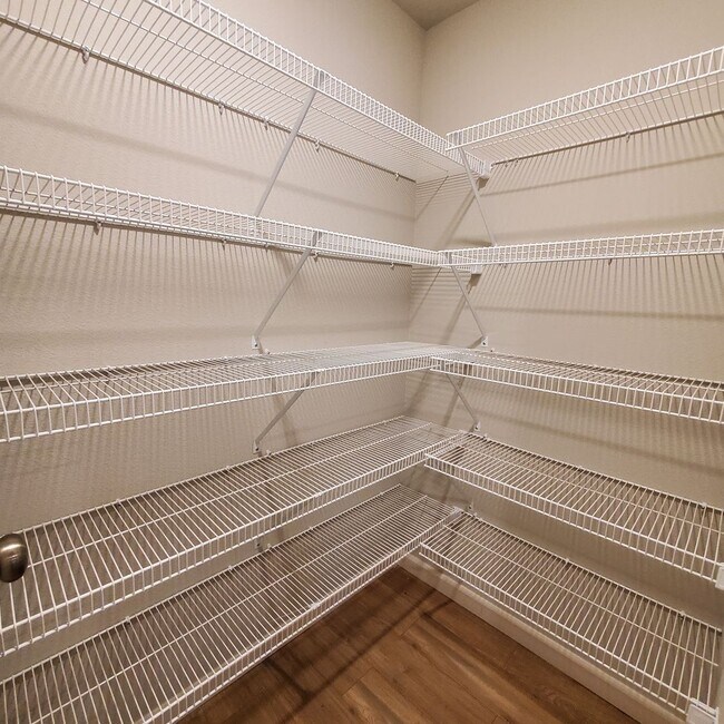 Building Photo - Newer 3 bedroom 2 bath home in SE Albany, close to LBCC, Easy drive to Corvallis, Lebanon or I-5