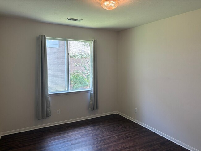 Building Photo - 18326 Hollow Branch Ct