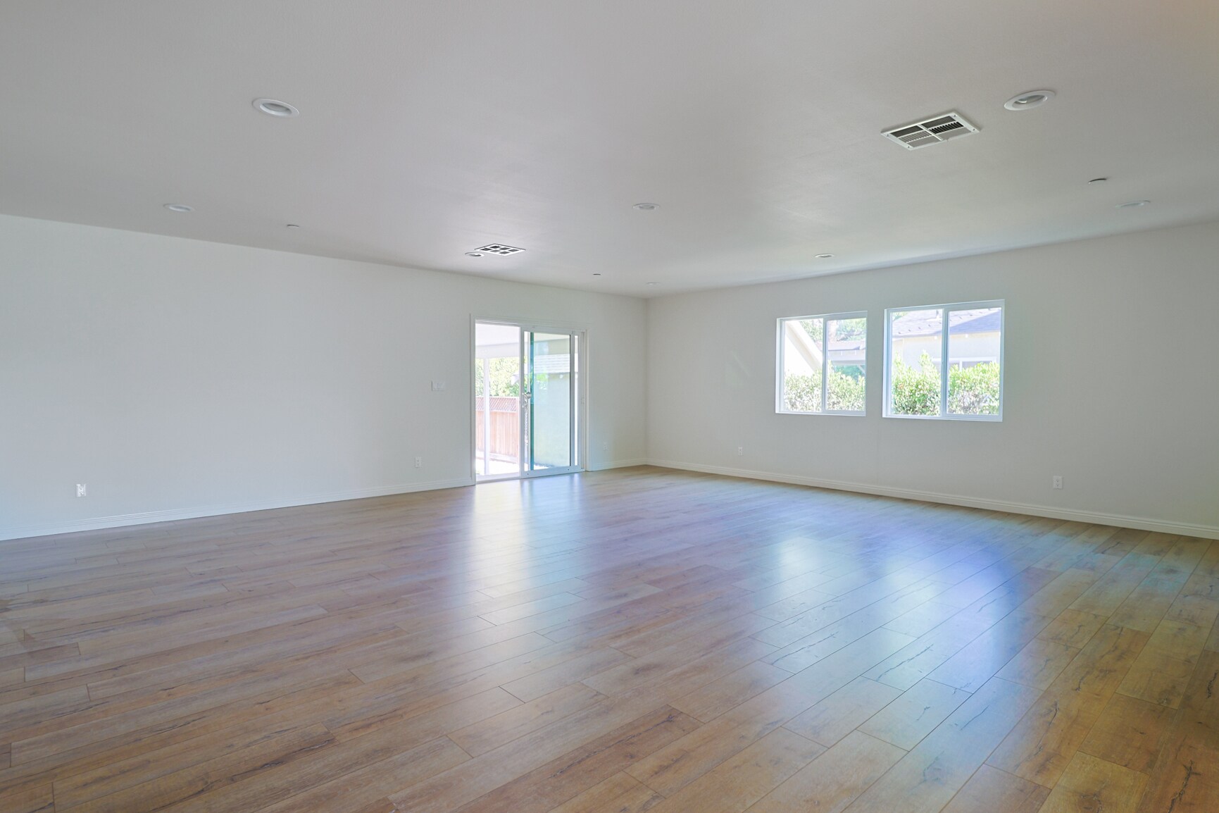 Building Photo - 844 N Lima St