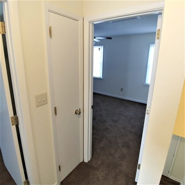 Building Photo - 9B Port West, Swansboro