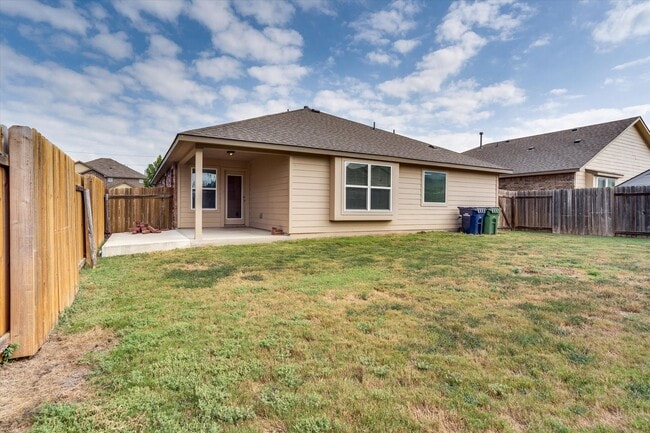 Building Photo - 5637 Sacco St