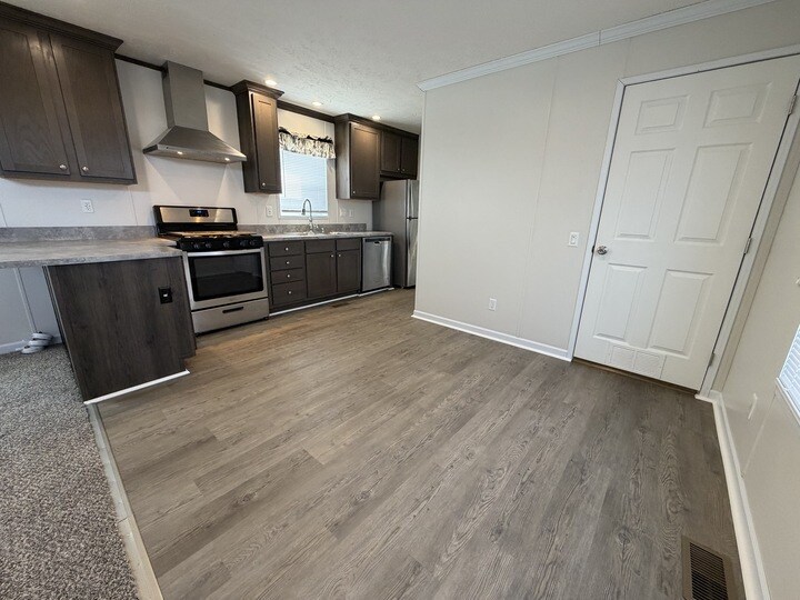 Building Photo - 15386 Danseur Dr