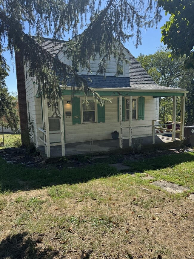 Primary Photo - 1226 Cloverfield Dr