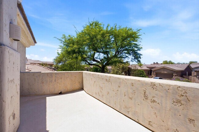 Building Photo - 7647 E Los Gatos Dr