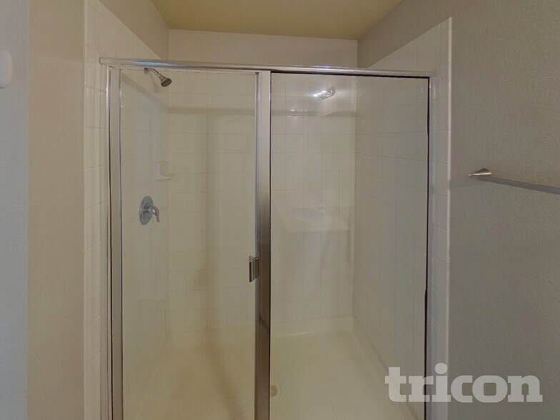 Building Photo - 336 Carlyle St