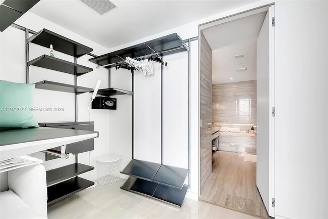 Building Photo - 18975 Collins Ave