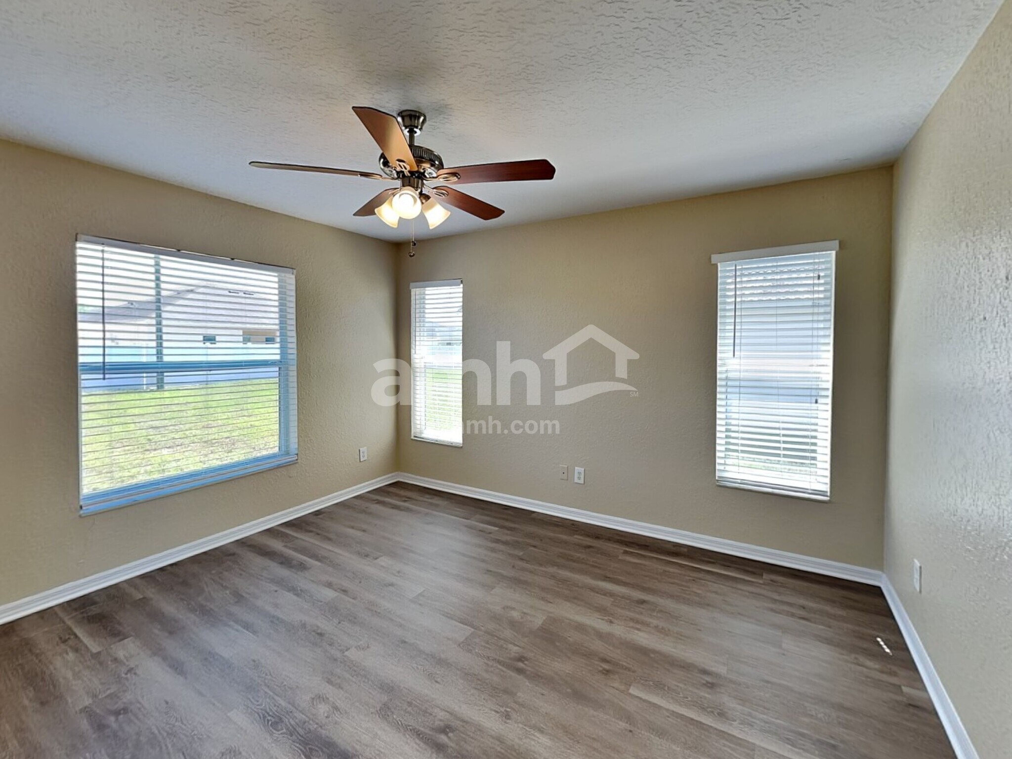 Building Photo - 3965 SW Laffite St