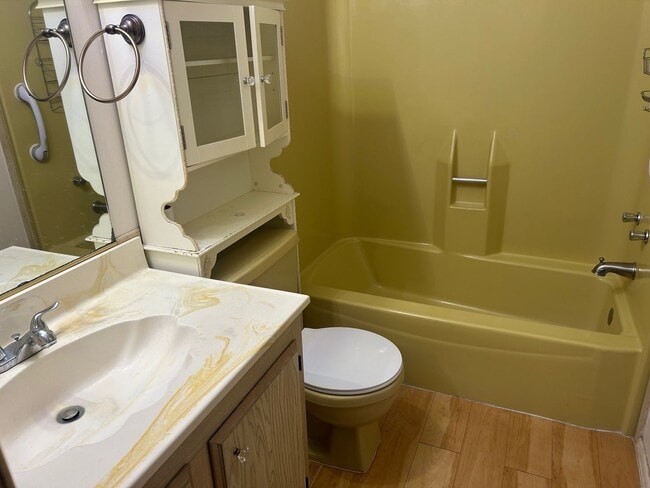 Building Photo - 2 bedroom long term rental in Sun Lakes