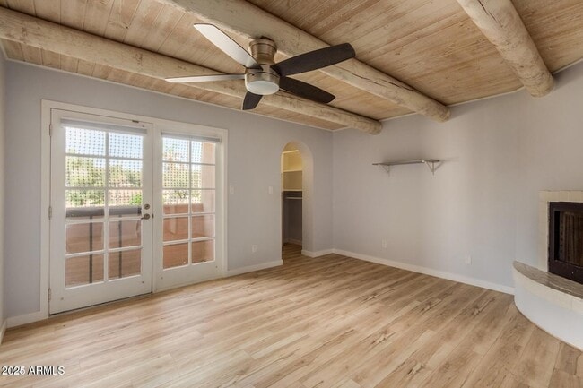 Building Photo - 1425 E Desert Cove Ave