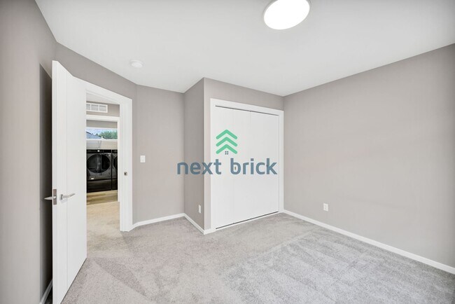 Building Photo - Stunning 4-Bed, 2.75-Bath Single-Family Home Ready for Rent!