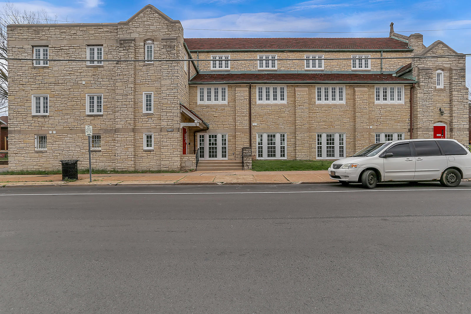 Building Photo - 4716 Macklind Ave