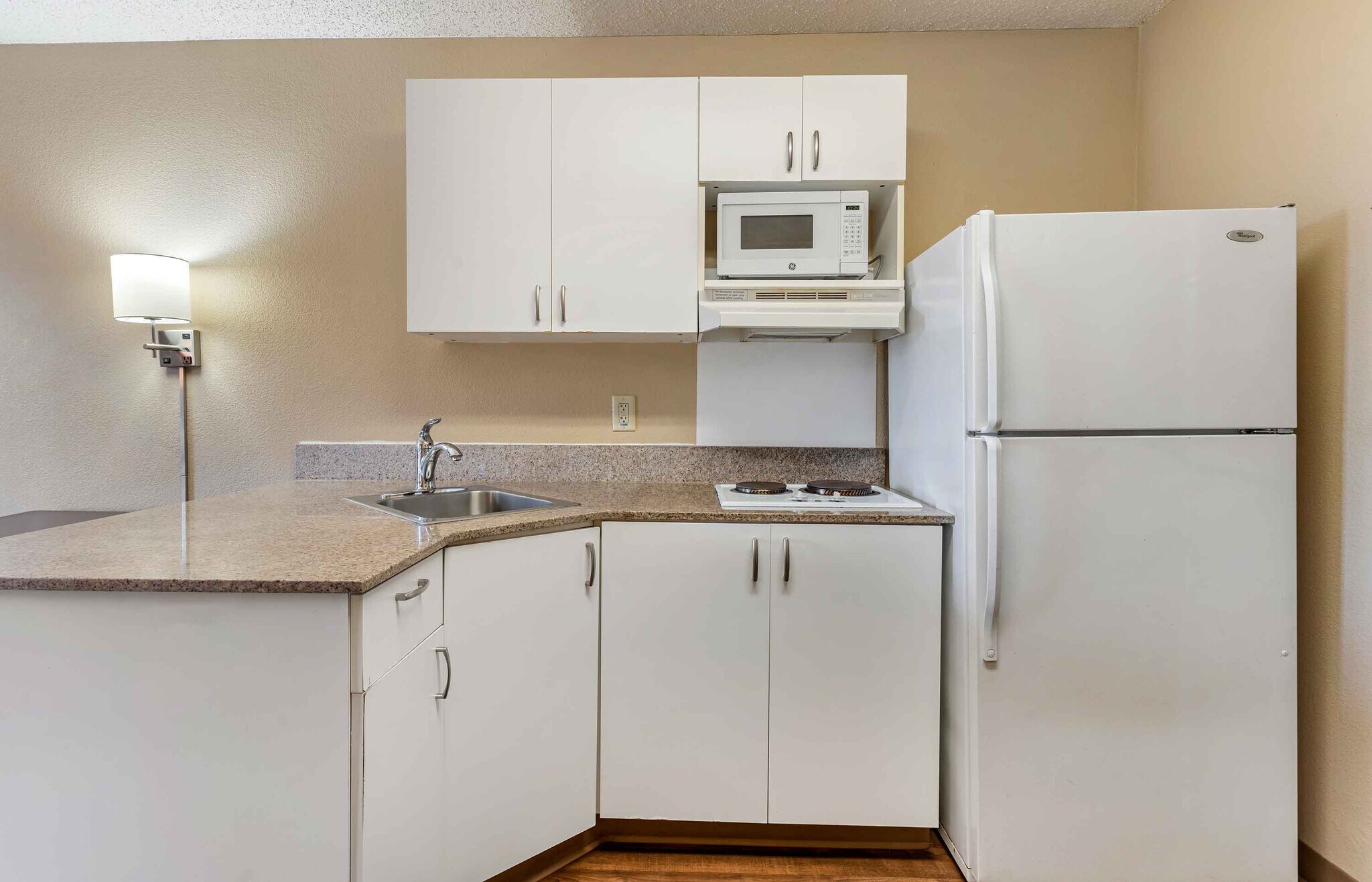Building Photo - Furnished Studio-Richmond - Hilltop Mall