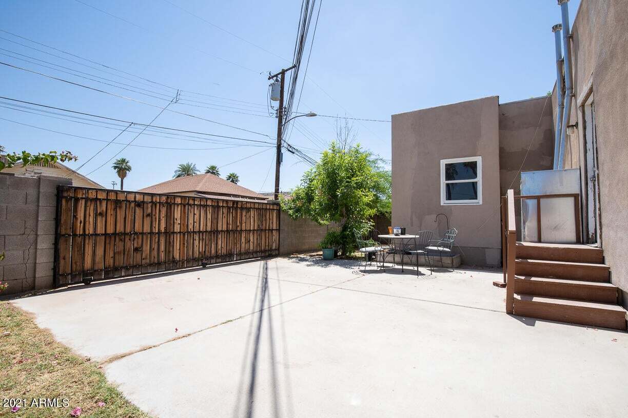 Building Photo - 137 N 11th Ave