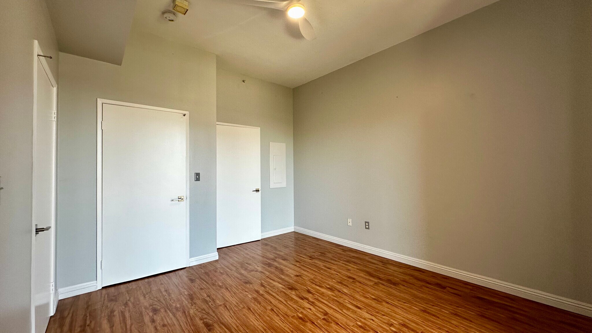 Building Photo - 388 E Ocean Blvd
