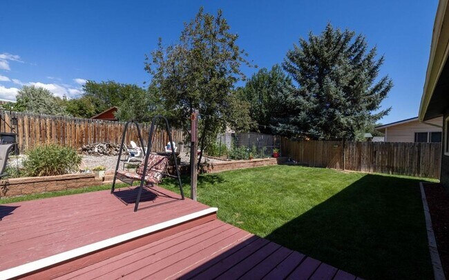 Building Photo - Charming 3-Bedroom Ranch for Rent in Prime...