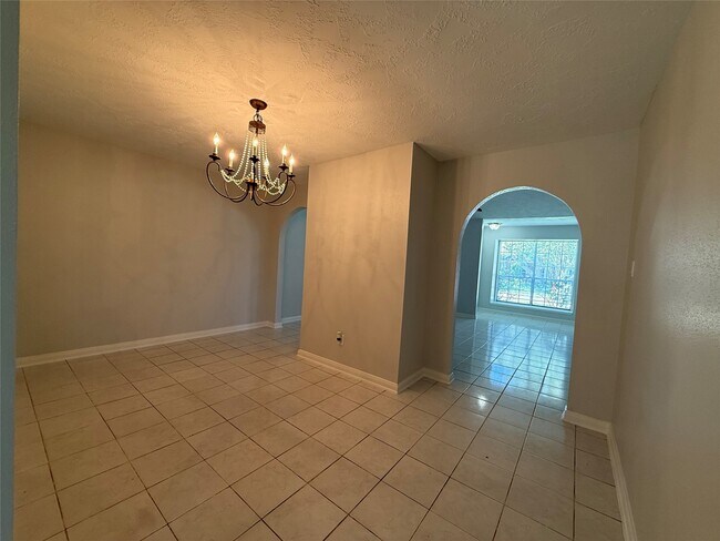 Building Photo - 9503 Homeland Dr