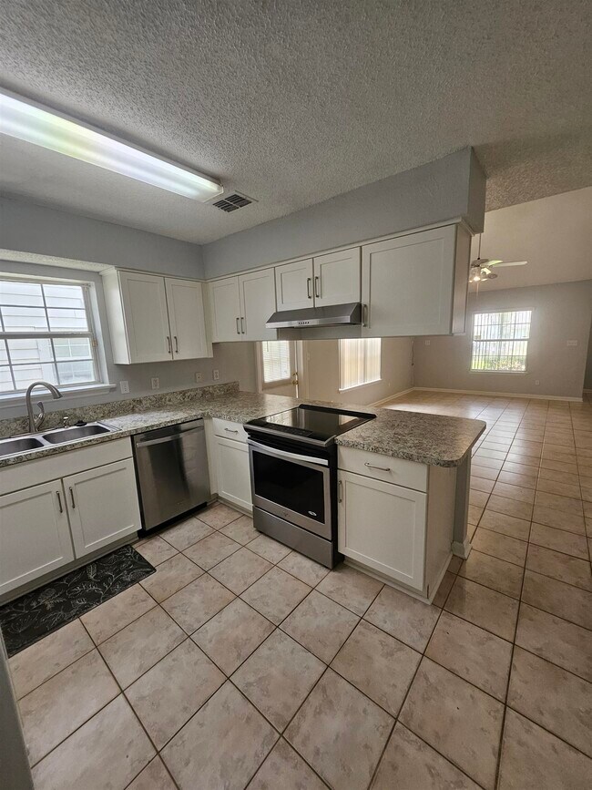 Building Photo - 3377 Tansey Ct