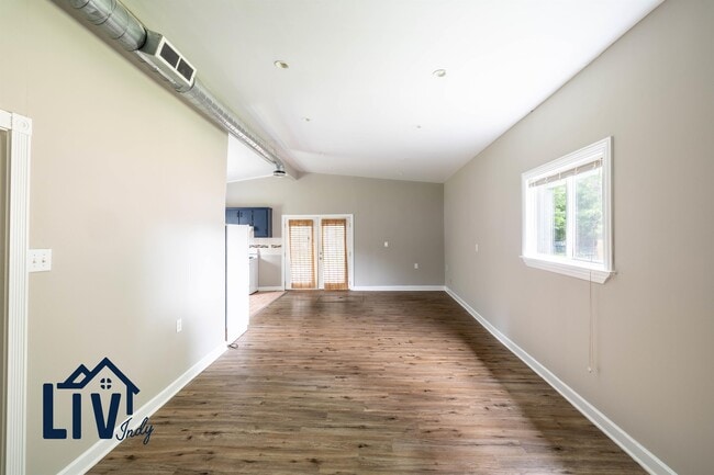 Building Photo - 1050 Janet Dr