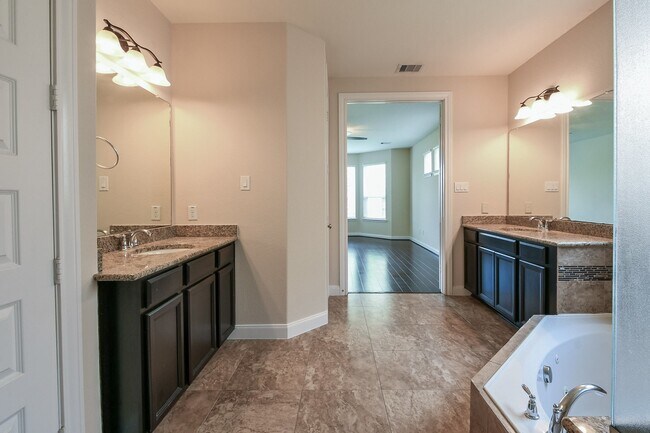 Building Photo - 4606 Sky Harbor Ct