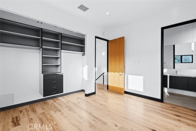 Building Photo - 922 W Clark Ave