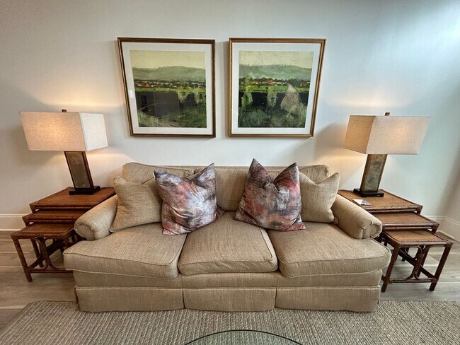 Building Photo - Beautifully Furnished 1/1 Apartment in Downtown Broad St.- $2,350