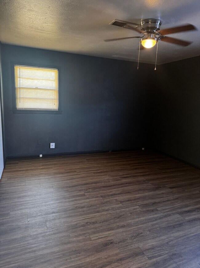 Building Photo - 2014 54th St
