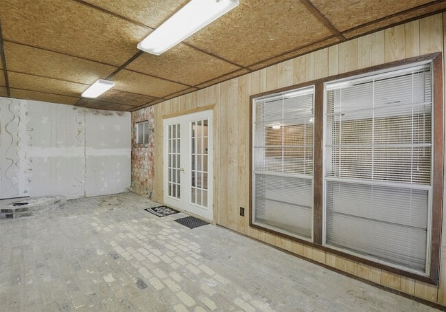 Building Photo - 13915 Roundstone Ln