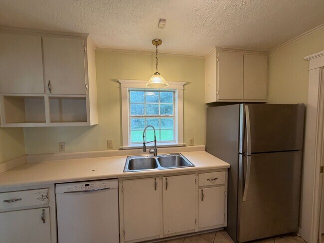 Building Photo - 207 Goodman Pl