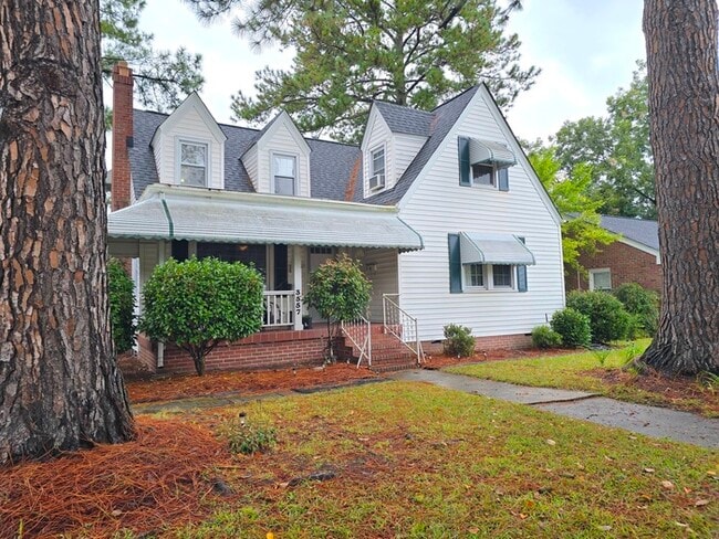 Primary Photo - CUTE & COZY 2BED/1BATH DUPLEX FOR RENT - U...