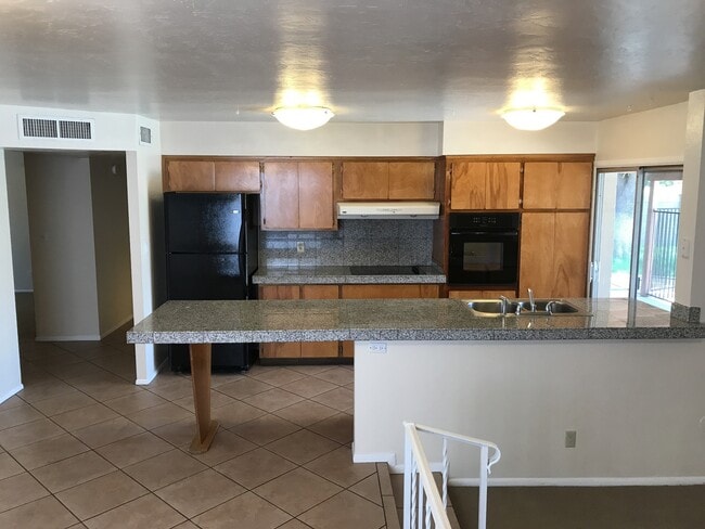 Building Photo - Tempe 3 Bed, 2 Bath - Pool and Single Story