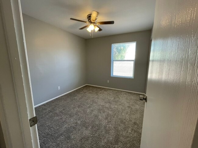 3rd bedroom - 726 S Nebraska St